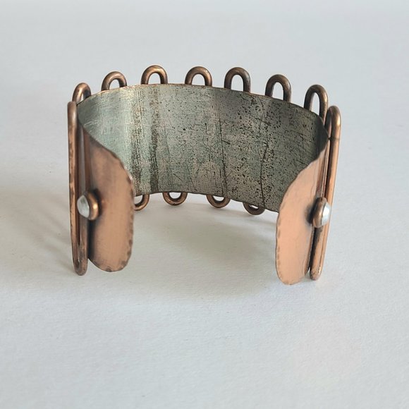 Copper swirl design cuff bracelet. - Picture 4 of 11